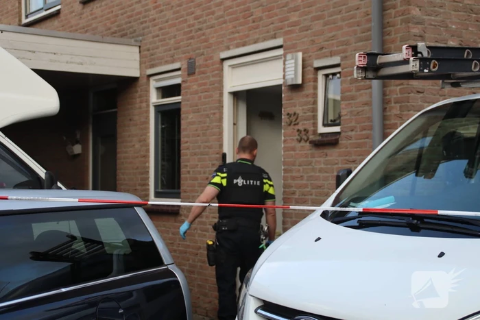 Politie valt woning binnen na mogelijke bedreiging met vuurwapen