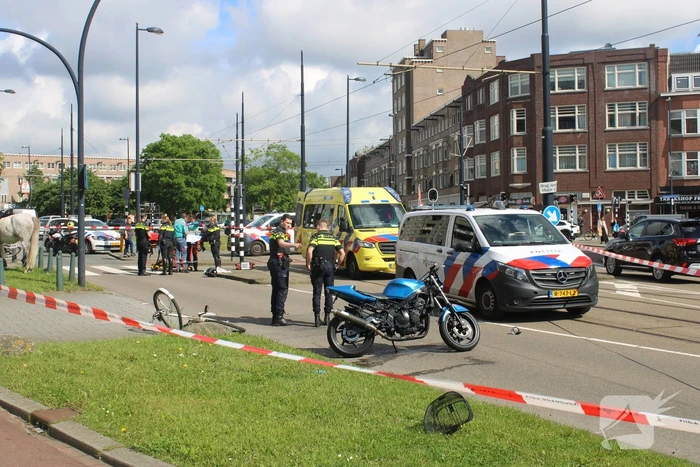 Fietser gewond bij aanrijding met motorrijder