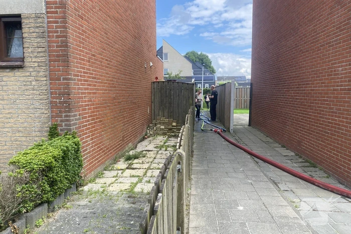 Brand in schuur snel onder controle