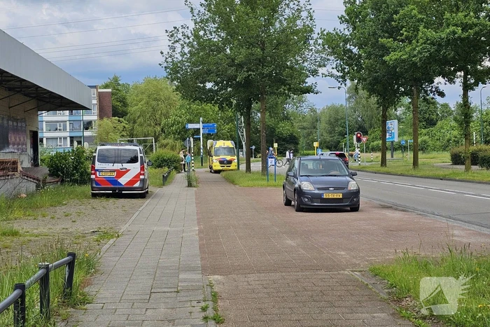 Fietser aangereden door auto