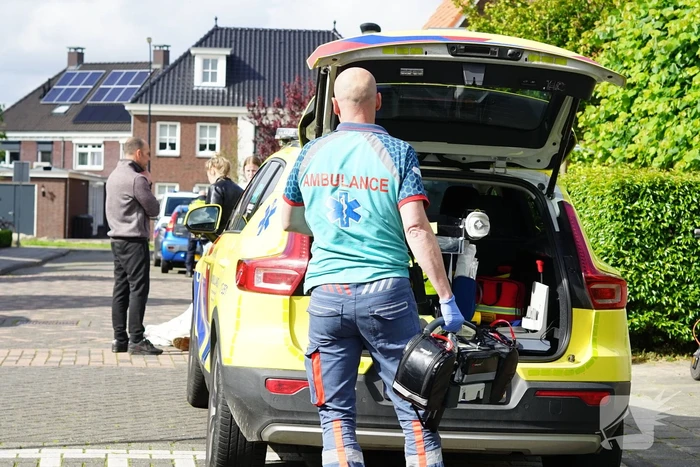 Automobilist rijdt persoon aan op electrische step