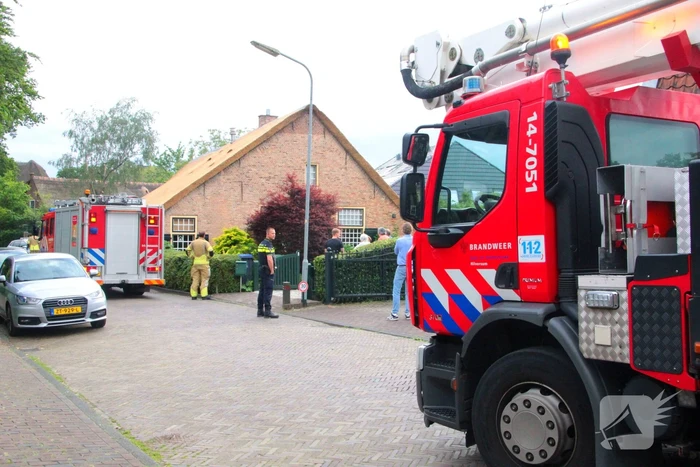 Heftruck in brand in bedrijfspand