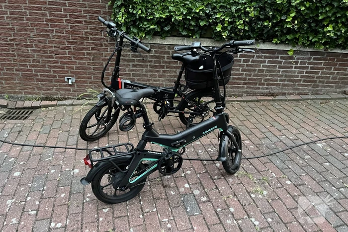 Accu van elektrische fiets vat vlam in schuur