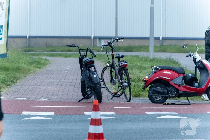 Opzittenden fatbike gewond bij botsing met auto