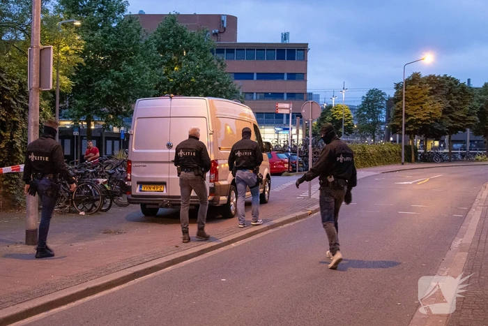 Specialistisch politieteam valt horecazaak binnen