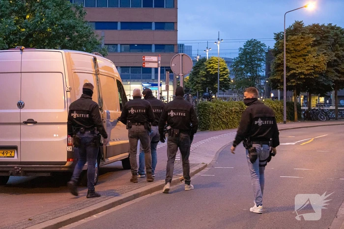 Specialistisch politieteam valt horecazaak binnen