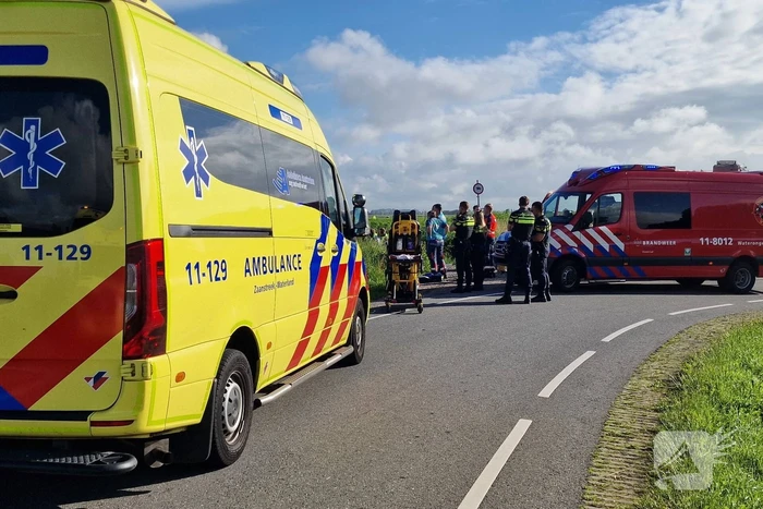 Personenwagen in het water aangetroffen