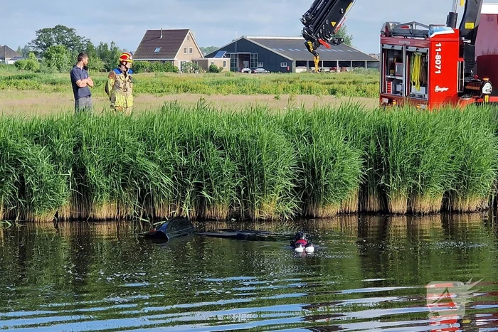 Personenwagen in het water aangetroffen