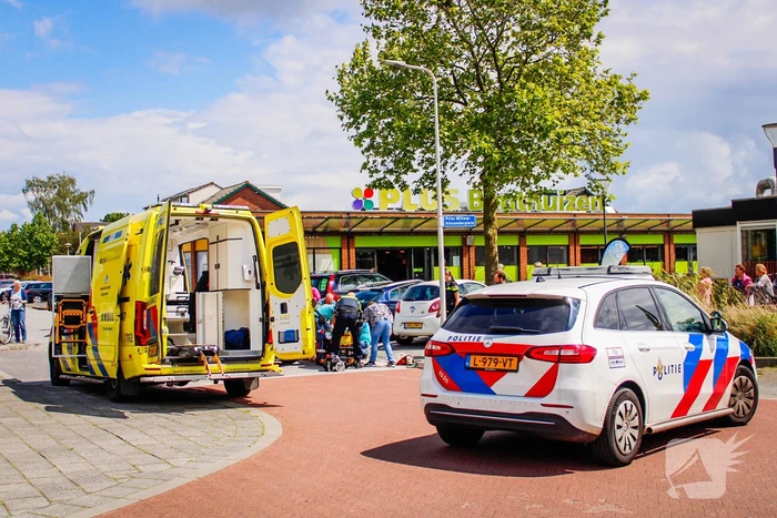Fietser zwaargewond bij aanrijding met auto