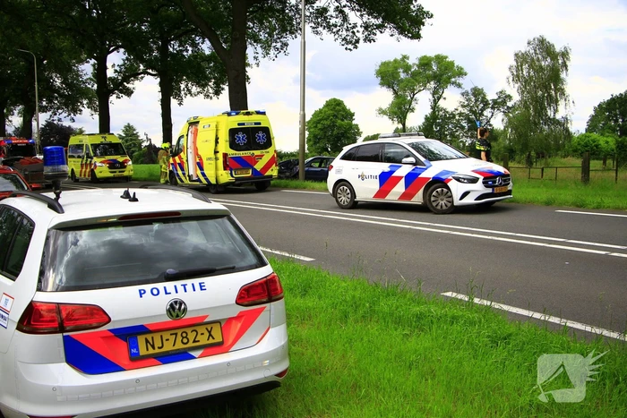 Automobilist zwaargewond na eenzijdig ongeval