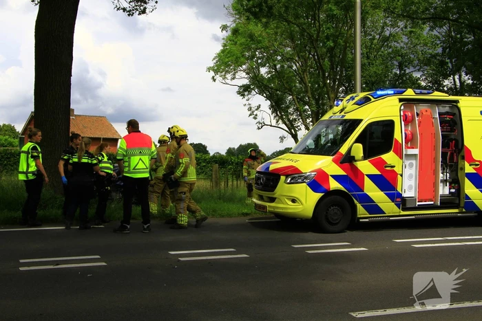 Automobilist zwaargewond na eenzijdig ongeval