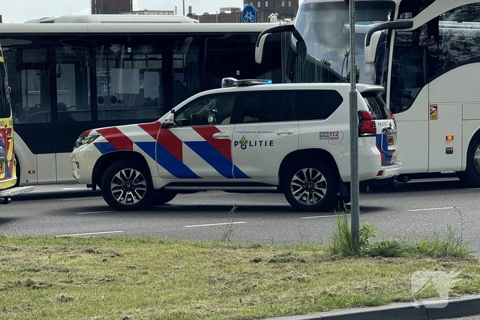 Fietser aangereden door auto met aanhanger