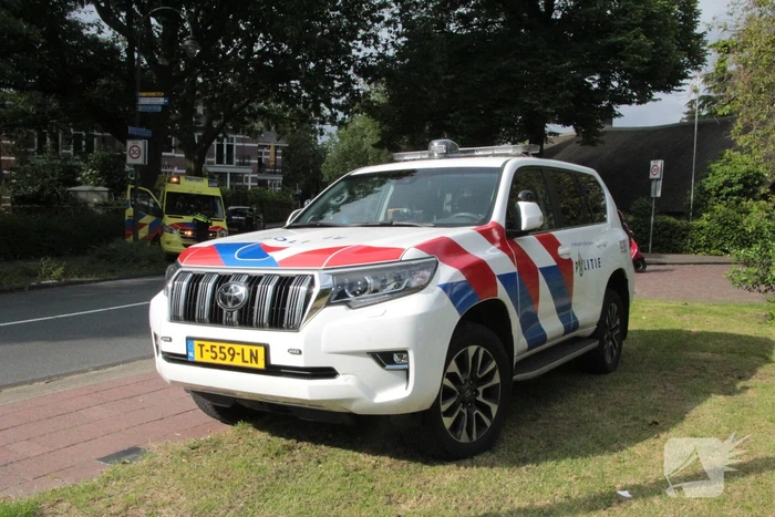 Brommobiel klapt op fietser