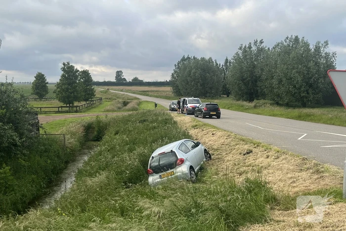 Automobilist verliest macht over het stuur