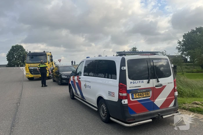 Automobilist verliest macht over het stuur