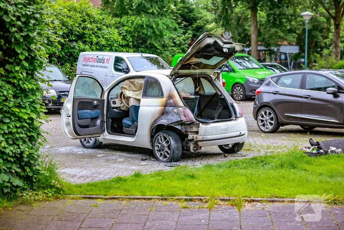 Forensische opsporing Doet onderzoek naar autobrand