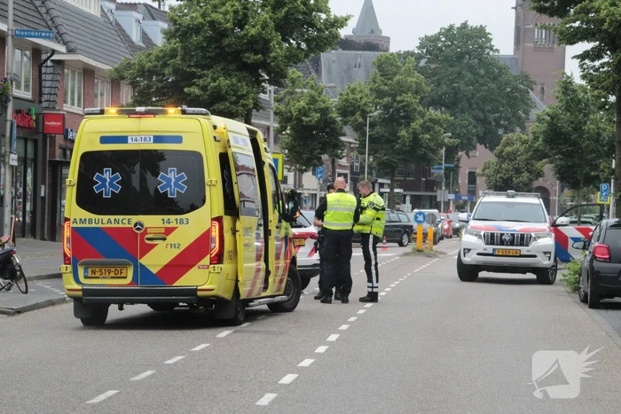 Fietser ernstig gewond bij botsing met auto
