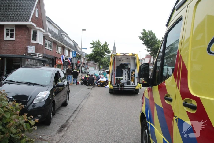 Fietser ernstig gewond bij botsing met auto