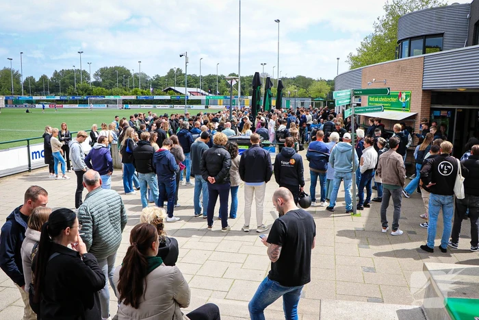 Doodgestoken Luca geëerd door voetbalvereniging