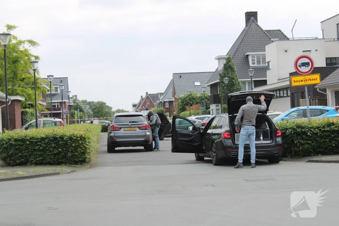Arrestatieteam valt woning binnen