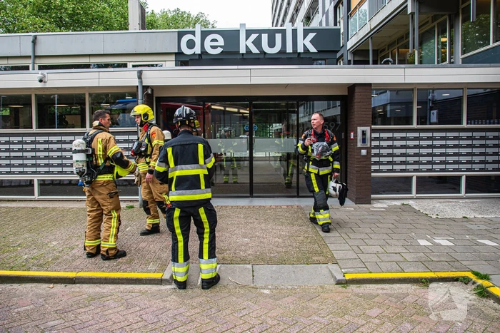 Brand in flatwoning snel onder controle