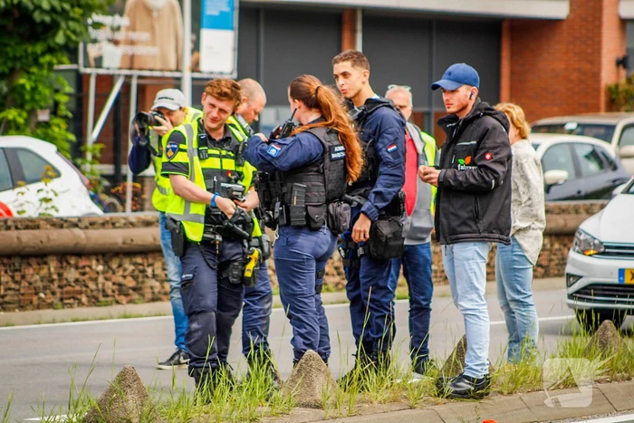 Auto belandt op de kop