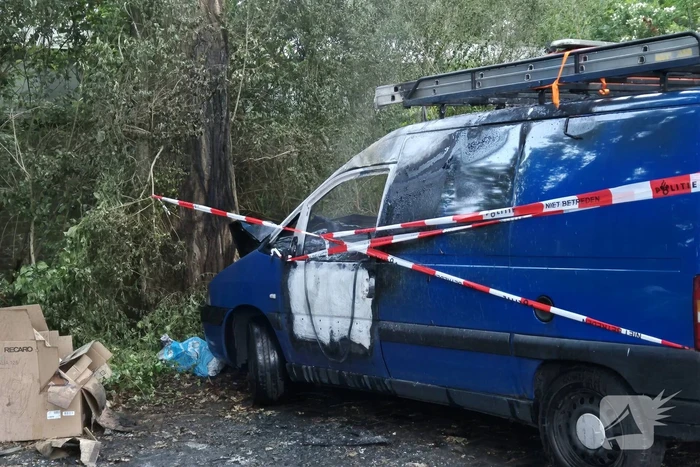 Passerende brandweerploeg merkt brand op en voorkomt erger
