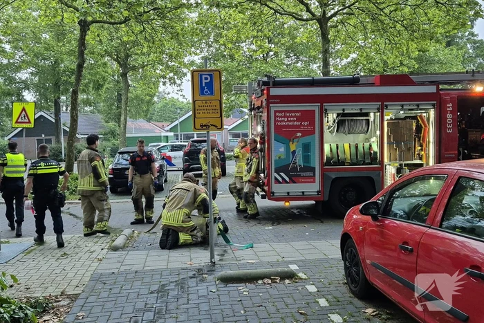 Passerende brandweerploeg merkt brand op en voorkomt erger