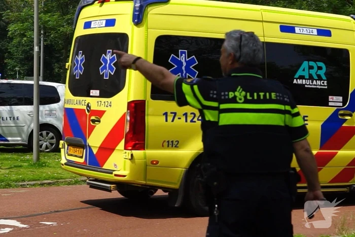 Persoon zwaargewond na val van hoogte