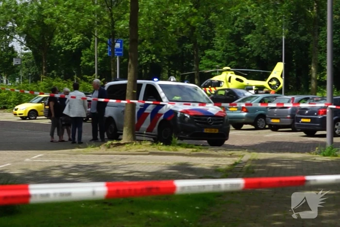 Persoon zwaargewond na val van hoogte