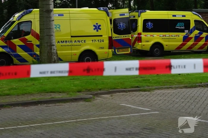 Persoon zwaargewond na val van hoogte