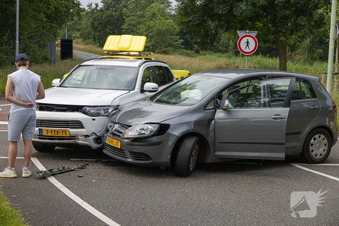 Bestuurder gewond bij botsing onderaan afrit