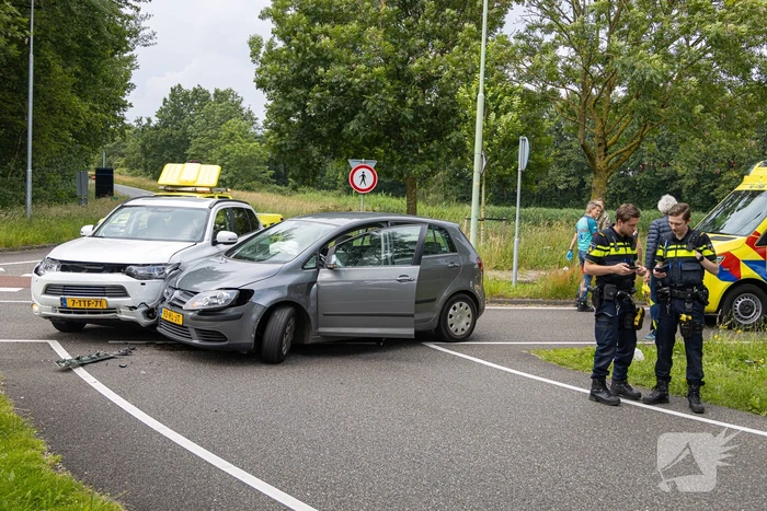 Bestuurder gewond bij botsing onderaan afrit