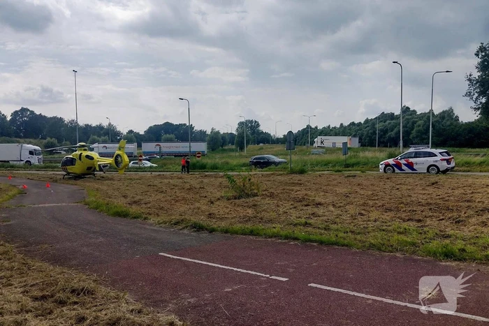 Traumahelikopter landt langs snelweg voor rendez-vous
