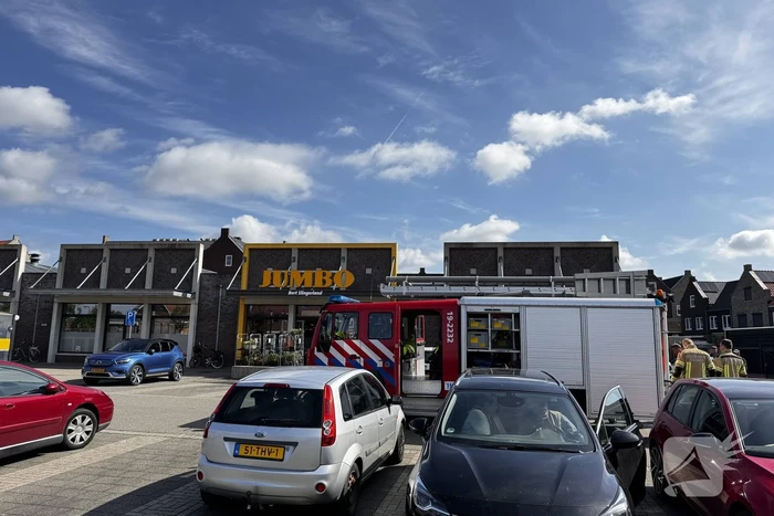 Brand in autodeur snel geblust