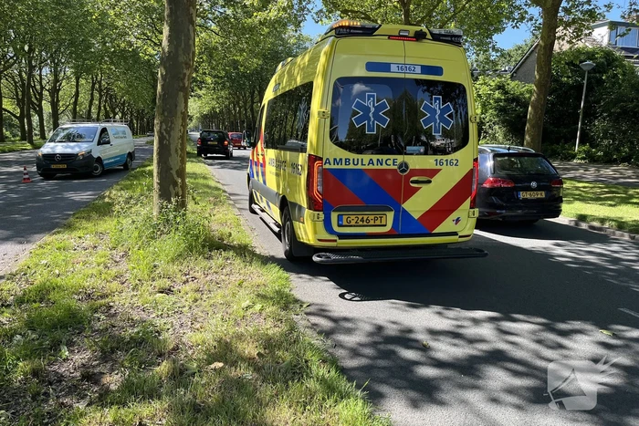 Forse schade bij aanrijding tussen twee auto's