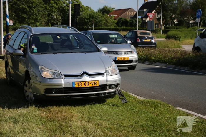 Weer een fietser aangereden op rotonde