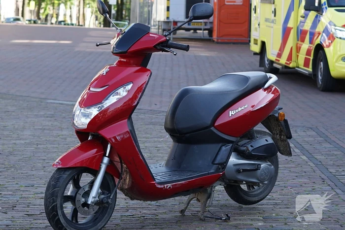 Scooterrijder gewond bij botsing met auto