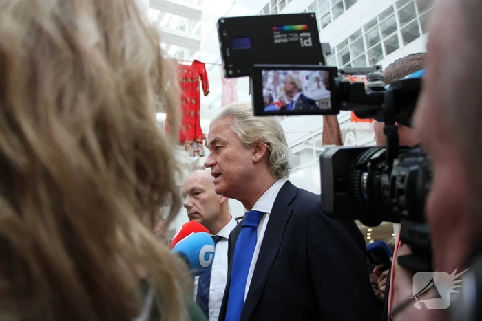 PVV-leider Wilders brengt stem uit voor Europees Parlementsverkiezing