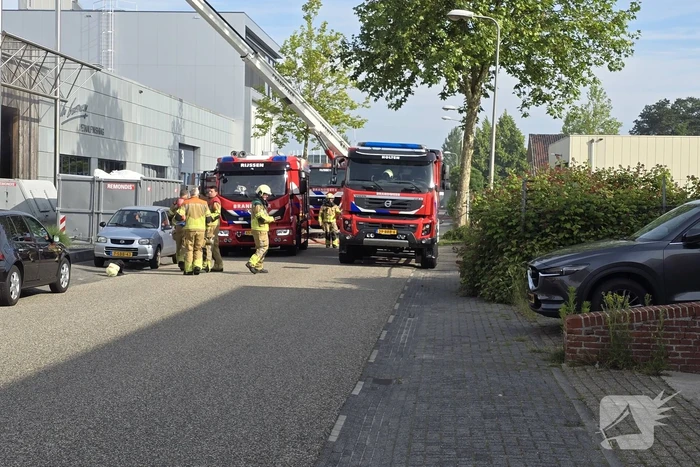 Bedrijf ontruimd door brand in bedrijfshal