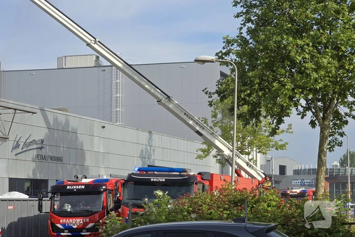 Bedrijf ontruimd door brand in bedrijfshal