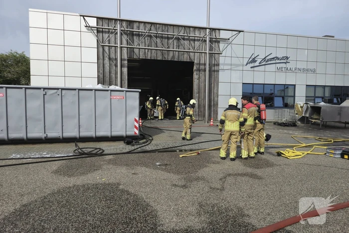 Bedrijf ontruimd door brand in bedrijfshal