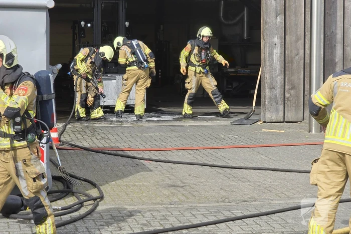 Bedrijf ontruimd door brand in bedrijfshal