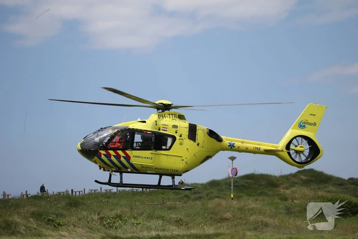 Persoon zwaargewond nadat hamer van grote hoogte valt