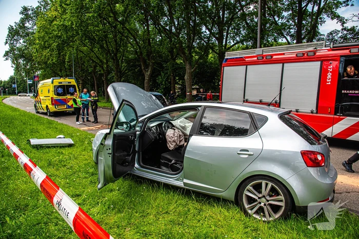 Zwaargewonde na aanrijding met auto's