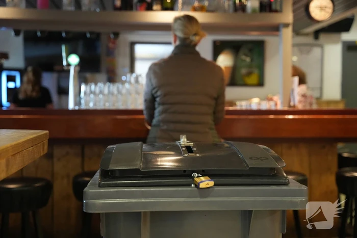 Biertje of sapje drinken na het stemmen