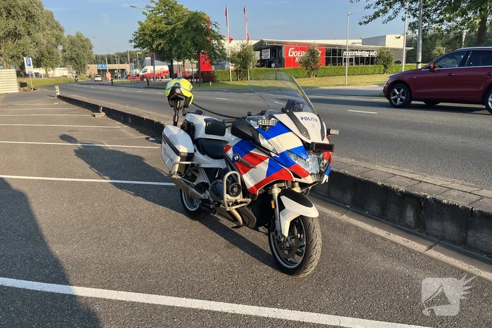 Politie houdt algemene voertuig controle