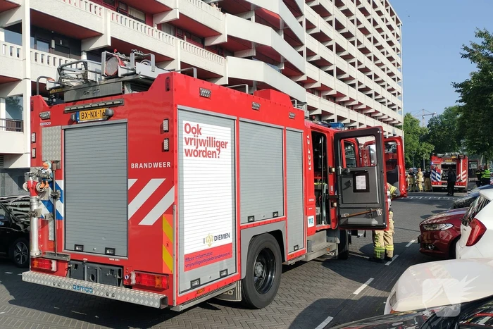 Hulpdiensten groots ingezet voor brand in flatwoning