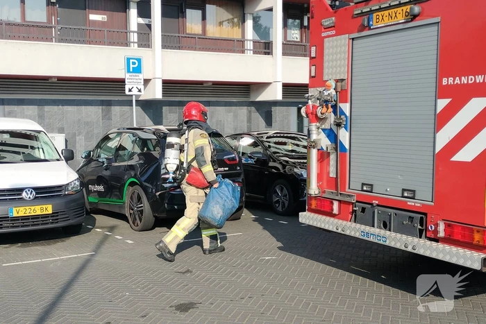 Hulpdiensten groots ingezet voor brand in flatwoning