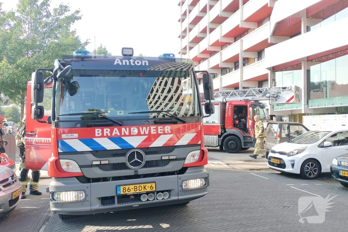 Hulpdiensten groots ingezet voor brand in flatwoning